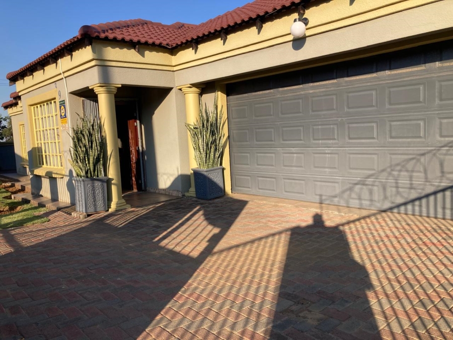 3 Bedroom Property for Sale in Tlhabane West North West